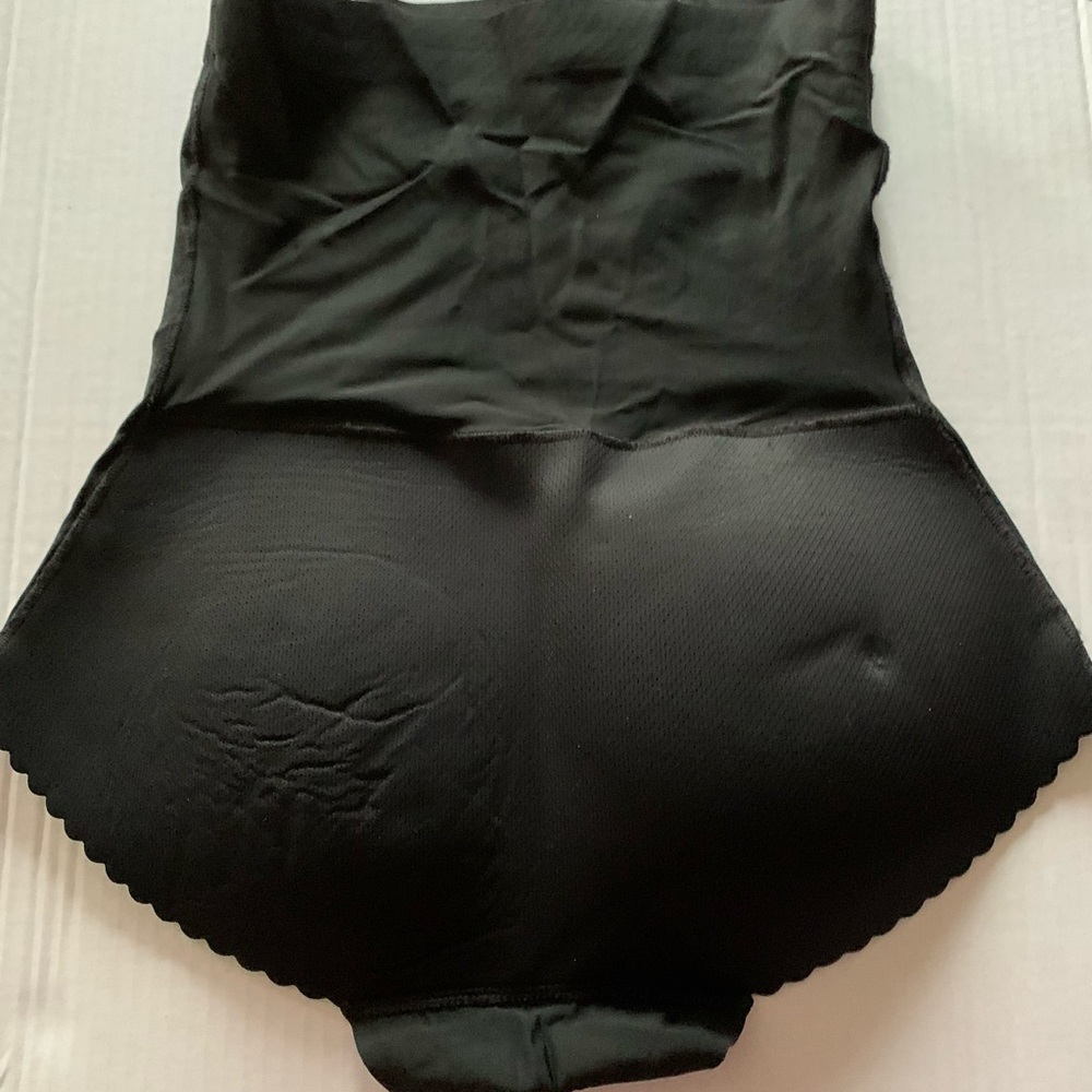 New never used Ladies underwear Black Padded Bum